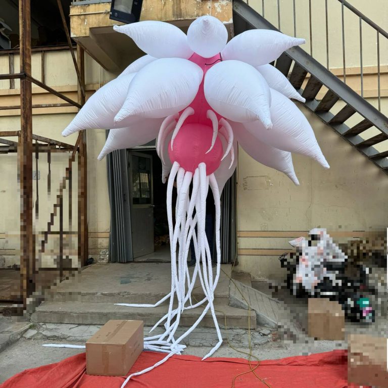 custom shape inflatable hanging jellyfish for building decoration