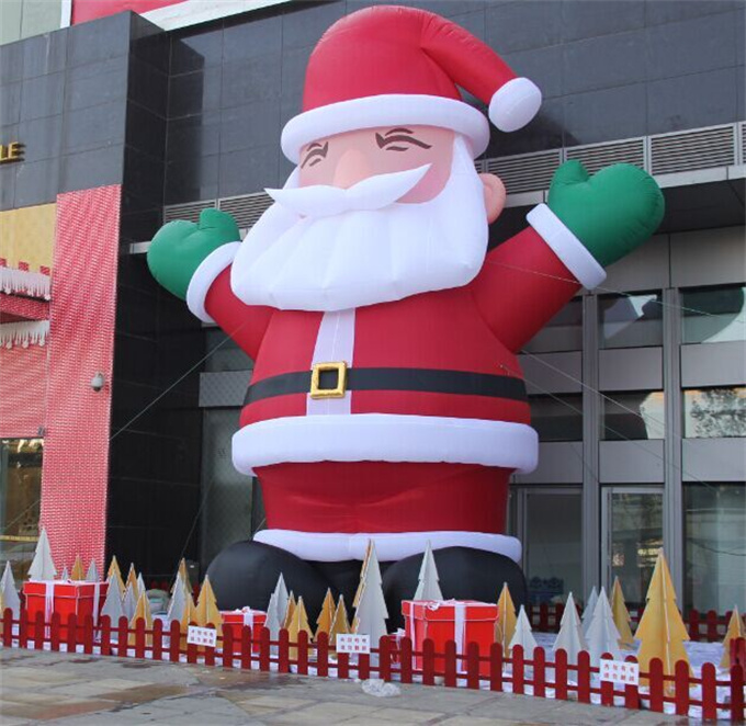 inflatable Santa clause (1)