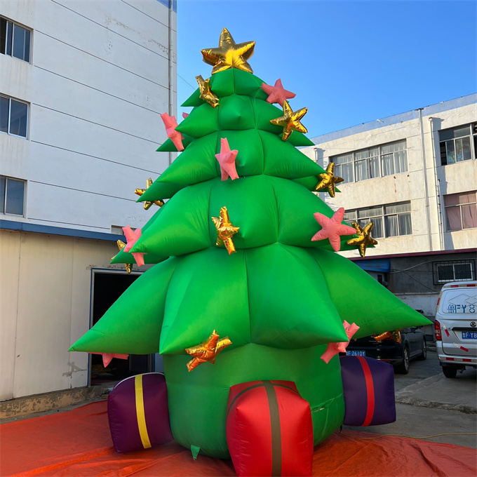 inflatable xmas tree (8)